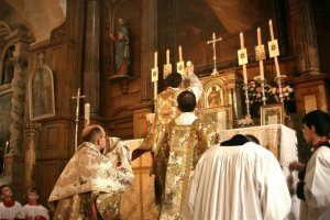 tridentine_mass_elevation_2
